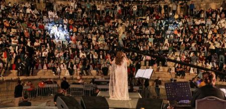 زين عوض تحلق بجمهور مهرجان جرش نحو الفرح